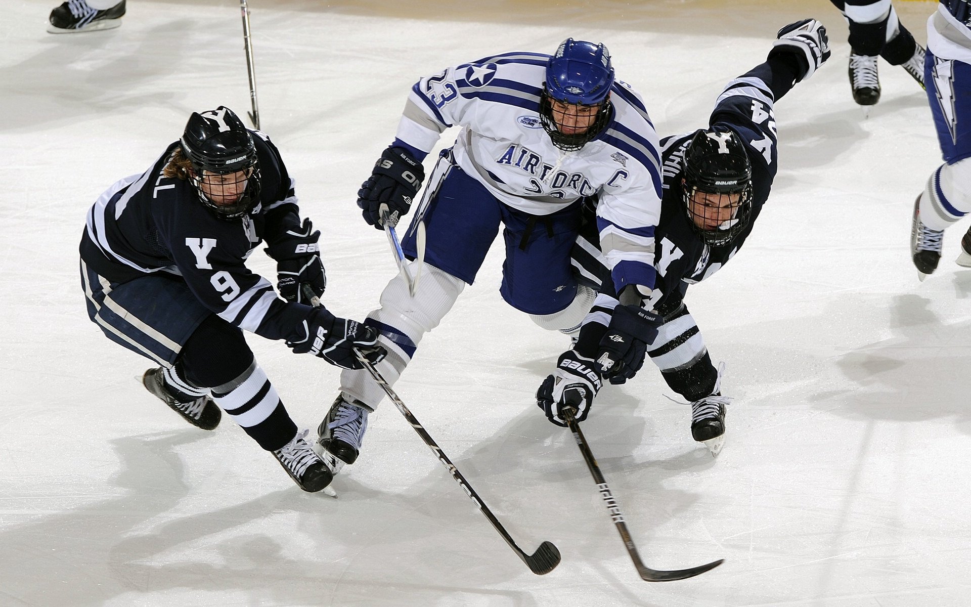 恩佐事件与智利队风波成足坛焦点
